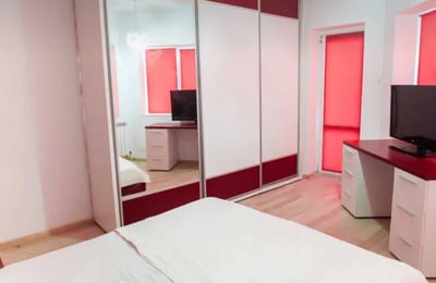 Location d’un appartement lumineux de 2 pièces, 60 m², centre historique, Constanța, Roumanie